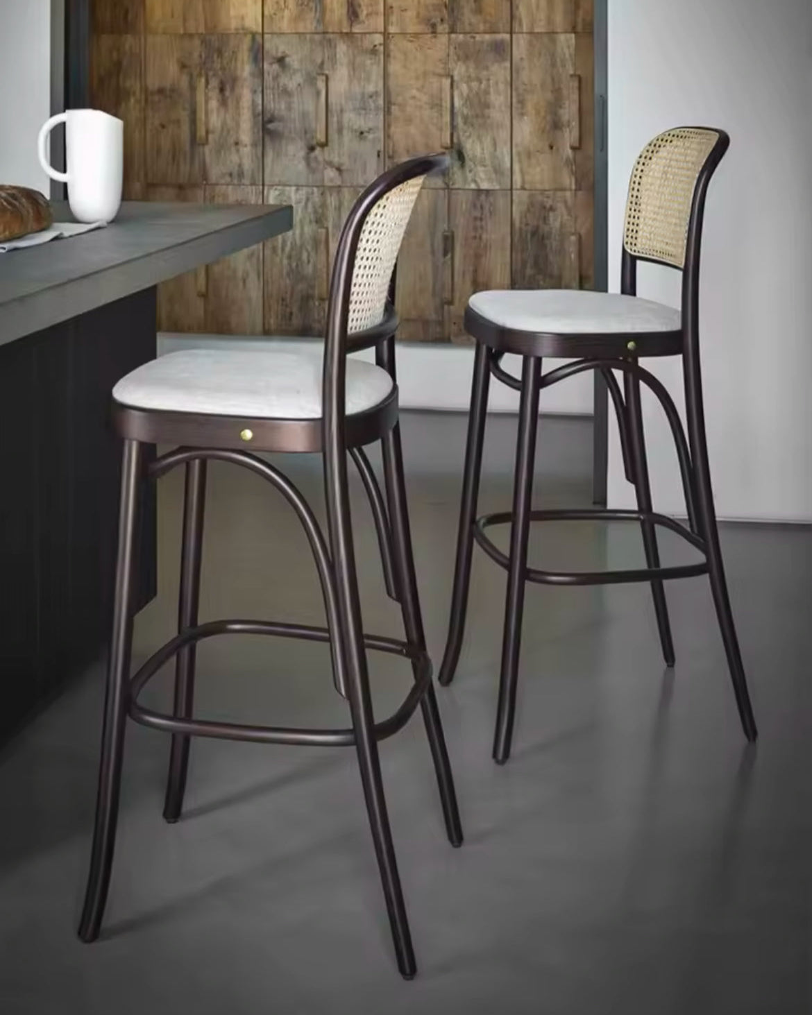 Eliza Barstool