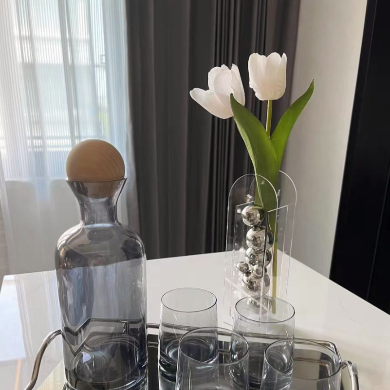 acrylic-vase