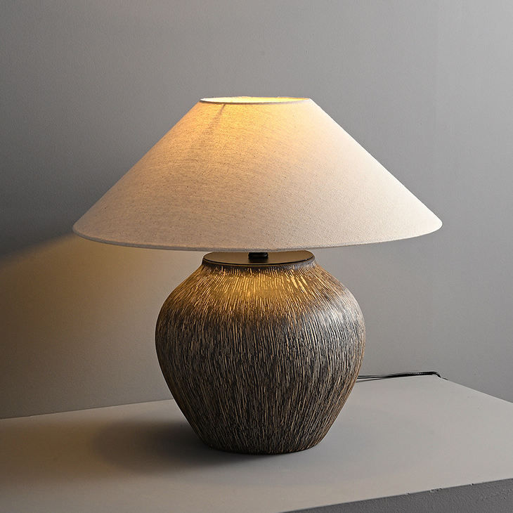 Akar Table Lamp