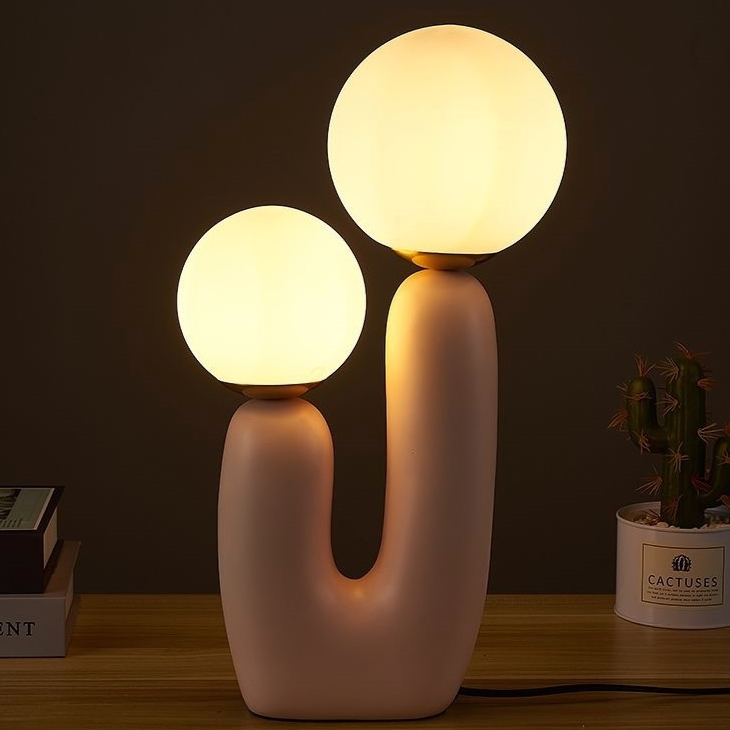 artistic-table-lamp